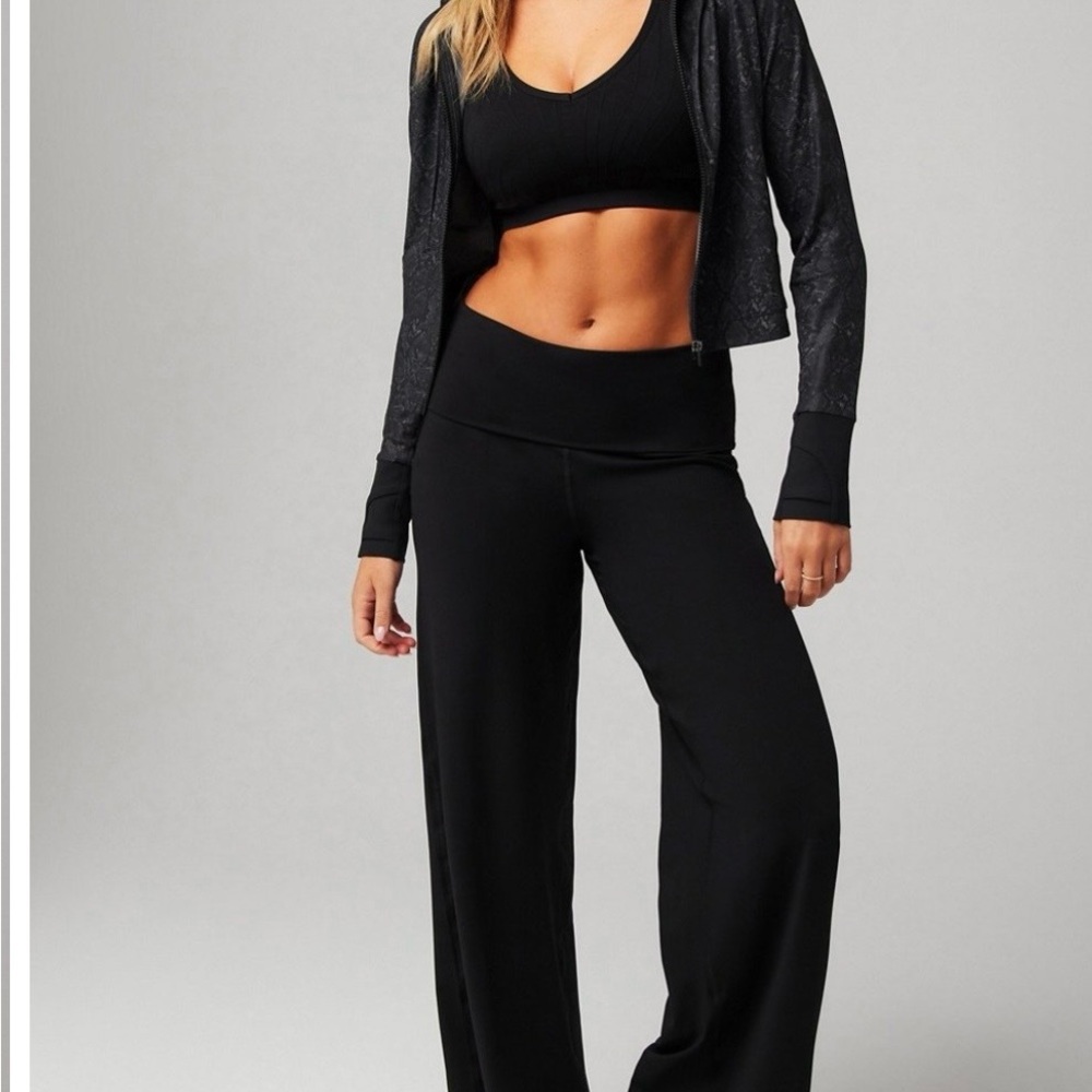 Fabletics Oasis Cropped Hoodie